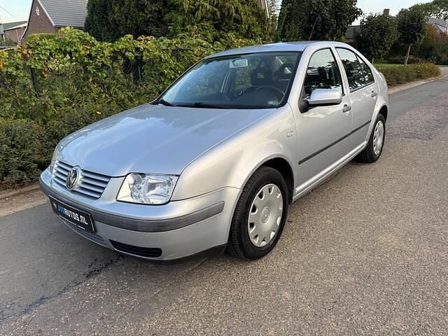 Grijs Gebruikt 2000 VW Bora Sedan | € 1.399 (Eerlijke prijs) - Afbeelding 1/4
