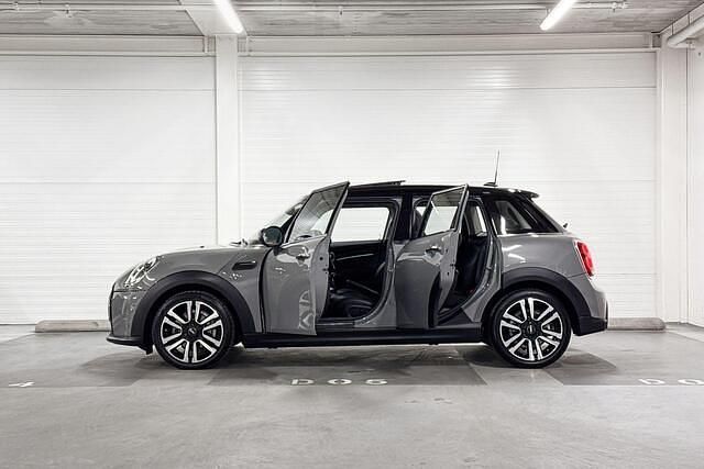 Occasion Mini Cooper Business 136 PK (100 kW) 2022 Grijs Hatchback