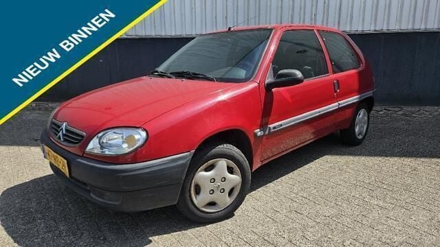 Rood Gebruikt 2003 Citroën Saxo Hatchback | € 749 (Goede deal) - Afbeelding 1/4