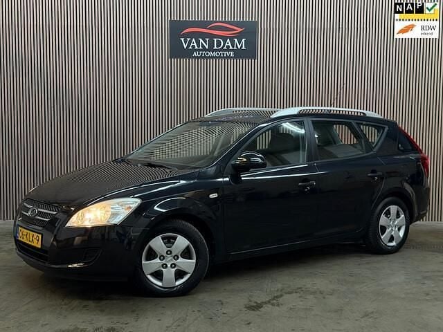 Zwart Gebruikt 2010 Kia Ceed Hatchback | € 3.400 (Goede deal) - Afbeelding 1/4