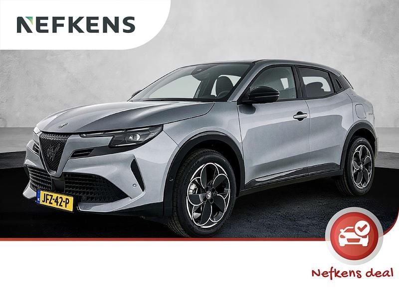 Grijs Nieuw 2025 Alfa Romeo Junior SUV | € 40.995 (Super prijs) - Afbeelding 1/4