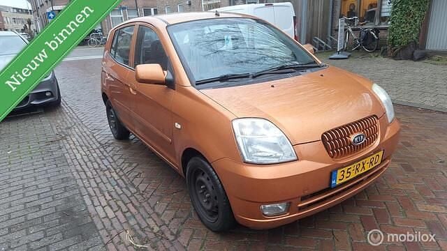 Oranje Occasion 2005 Kia Picanto Hatchback | € 800 (Goede deal) - Afbeelding 1/4