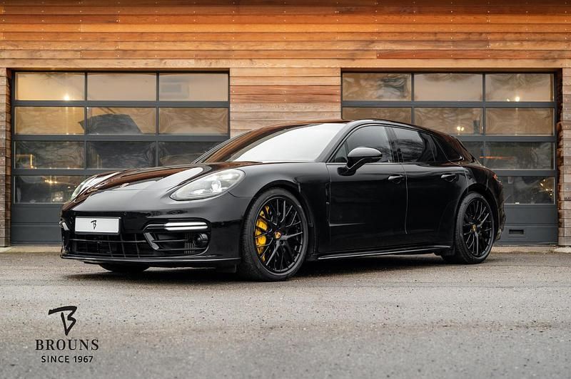 Occasion Porsche Panamera Sport Turismo 550 PK (404 kW) 2018 Zwart Stationwagen