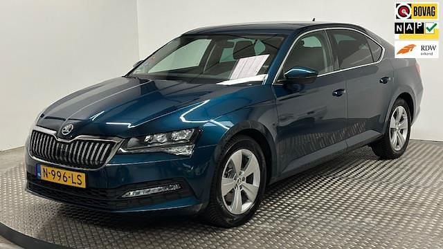 Blauw Gebruikt 2021 Skoda Superb Business Line Hatchback | € 18.950 (Super prijs) - Afbeelding 1/4