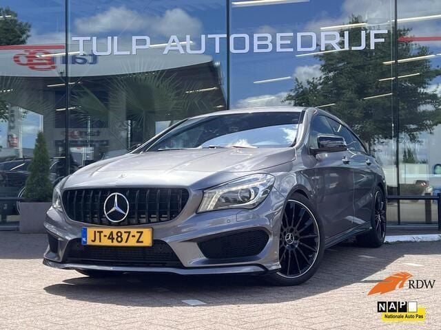 Grijs Gebruikt 2016 Mercedes CLA180 Ambition Sedan | € 19.990 (Eerlijke prijs) - Afbeelding 1/4