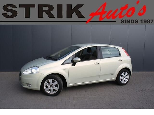 Groen Gebruikt 2005 Fiat Grande Punto Hatchback | € 2.189 (Iets duurder) - Afbeelding 1/4