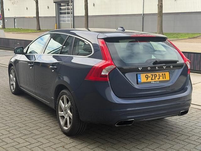 Occasion Volvo V60 Summum 181 PK (133 kW) 2015 Blauw (metallic) Stationwagen