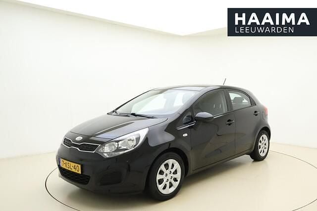Zwart Occasion 2014 Kia Rio Comfort Hatchback | € 7.450 (Eerlijke prijs) - Afbeelding 1/4