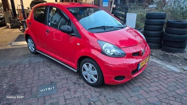 Gebruikt 2011 Toyota Aygo Hatchback | € 1.450 (Super prijs) - Afbeelding 1/4