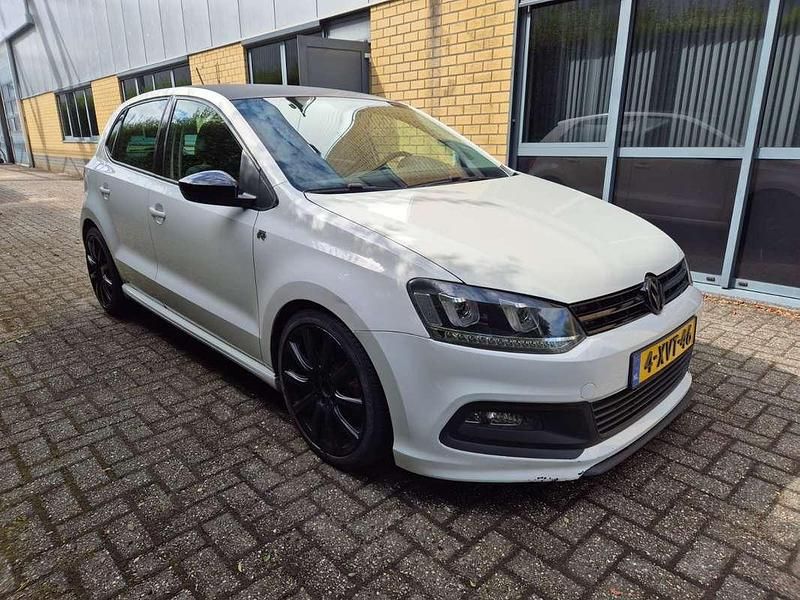 Wit Gebruikt 2014 VW Polo R-line Edition Hatchback | € 6.250 (Goede deal) - Afbeelding 1/4