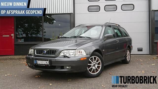 Grijs Gebruikt 2003 Volvo V40 Stationwagen | € 2.495 (Iets duurder) - Afbeelding 1/4