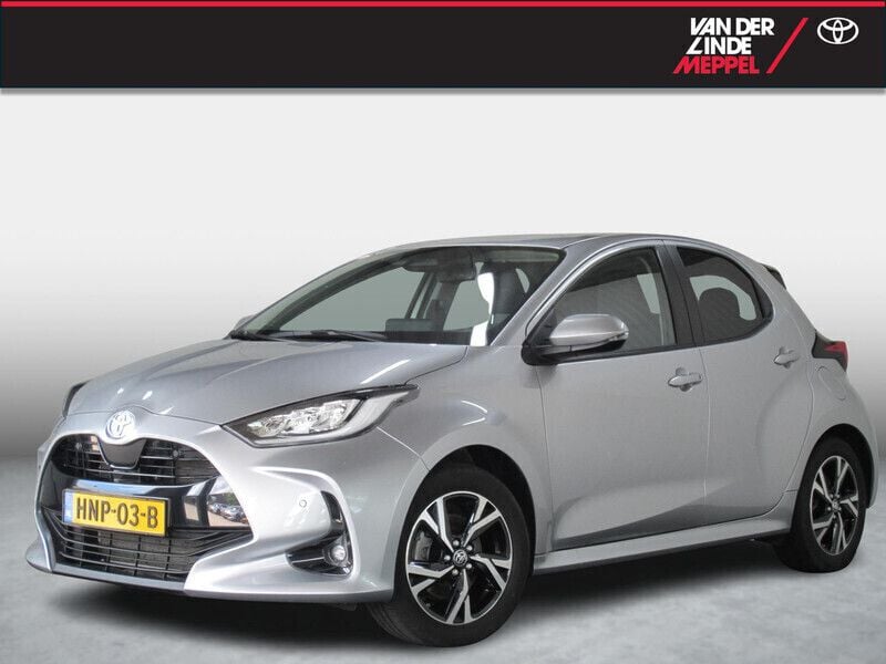 Grijs Gebruikt 2024 Toyota Yaris Hybrid Edition Hatchback | € 26.450 (Eerlijke prijs) - Afbeelding 1/4