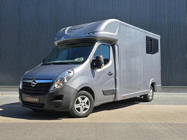 Grijs Gebruikt 2016 Opel Movano Van | € 46.950 - Afbeelding 1/4