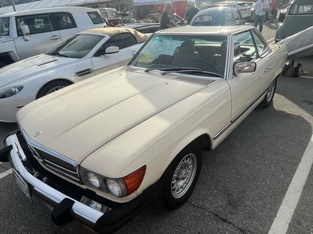 Beige Gebruikt 1984 Mercedes SL380 | € 16.900 - Afbeelding 1/4