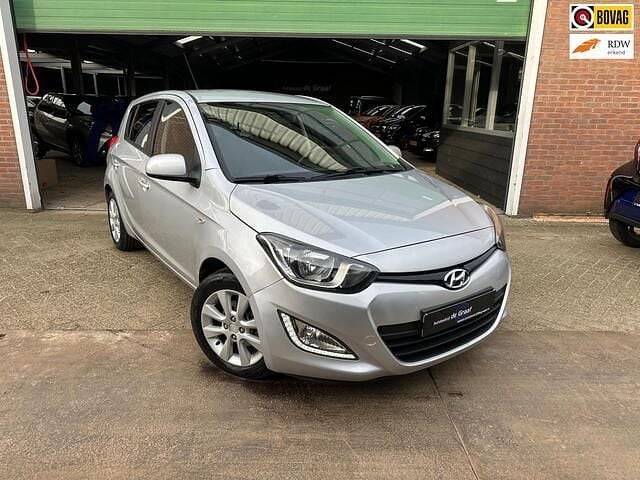 Grijs Gebruikt 2014 Hyundai i20 Hatchback | € 8.950 (Goede deal) - Afbeelding 1/4