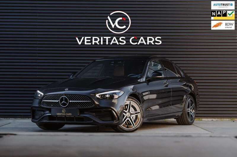 Grijs Gebruikt 2023 Mercedes C300e AMG line Sedan | € 44.950 (Goede deal) - Afbeelding 1/4