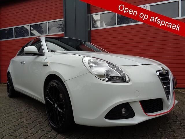 Wit Gebruikt 2011 Alfa Romeo Giulietta Distinctive Hatchback | € 3.450 (Goede deal) - Afbeelding 1/4