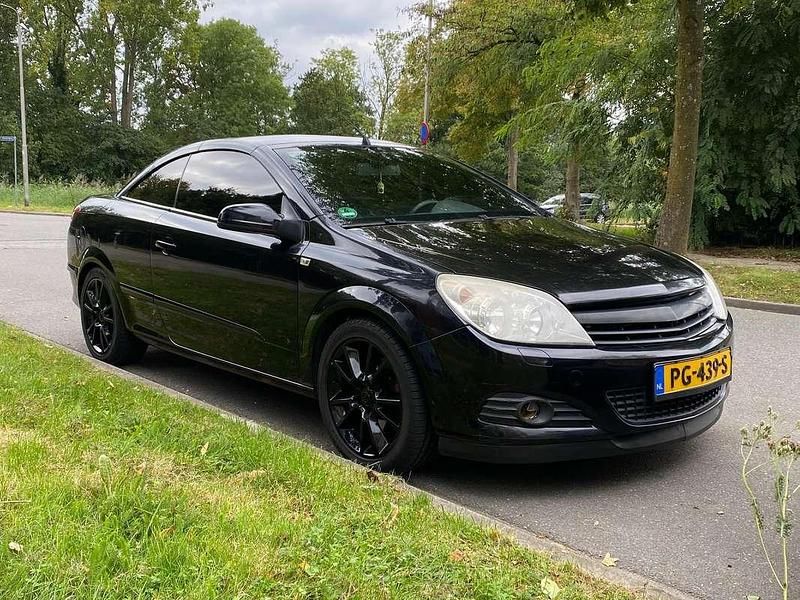 Occasion Opel Astra Cabriolet Cosmo 150 PK (110 kW) 2007 Zwart Cabriolet