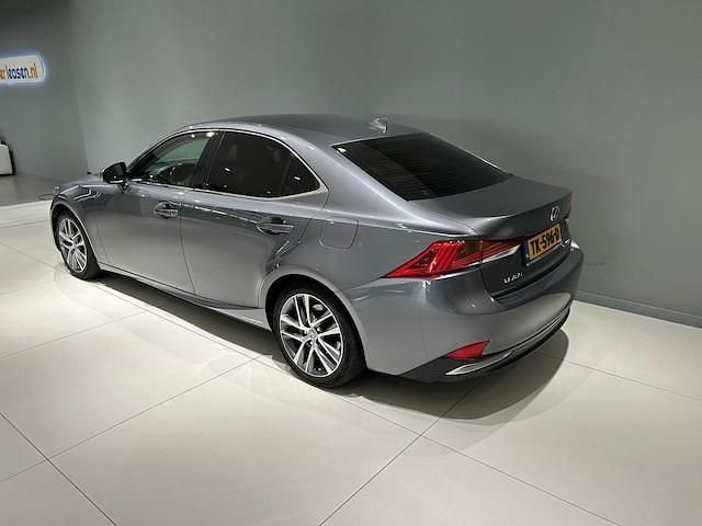 Occasion Lexus IS300h Business Edition 223 PK (164 kW) 2018 Grijs (metallic) Sedan