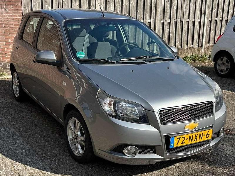 Grijs Gebruikt 2011 Chevrolet Aveo LS Hatchback | € 5.000 (Iets duurder) - Afbeelding 1/4