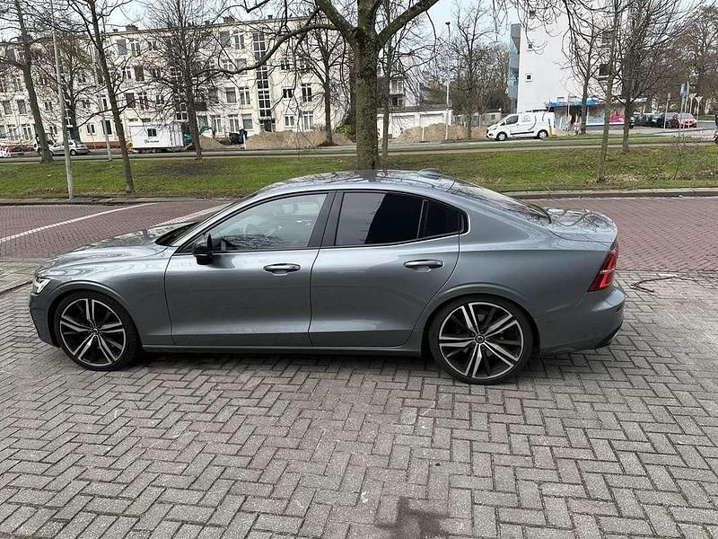 Gebruikt 2019 Volvo S60 Sedan | € 29.300 (Eerlijke prijs) - Afbeelding 1/4