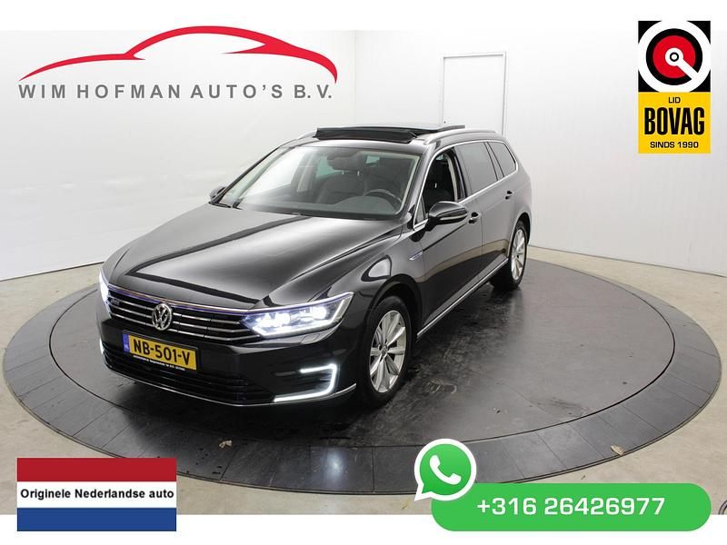 Zwart Gebruikt 2016 VW Passat GTE Stationwagen | € 13.940 (Eerlijke prijs) - Afbeelding 1/4
