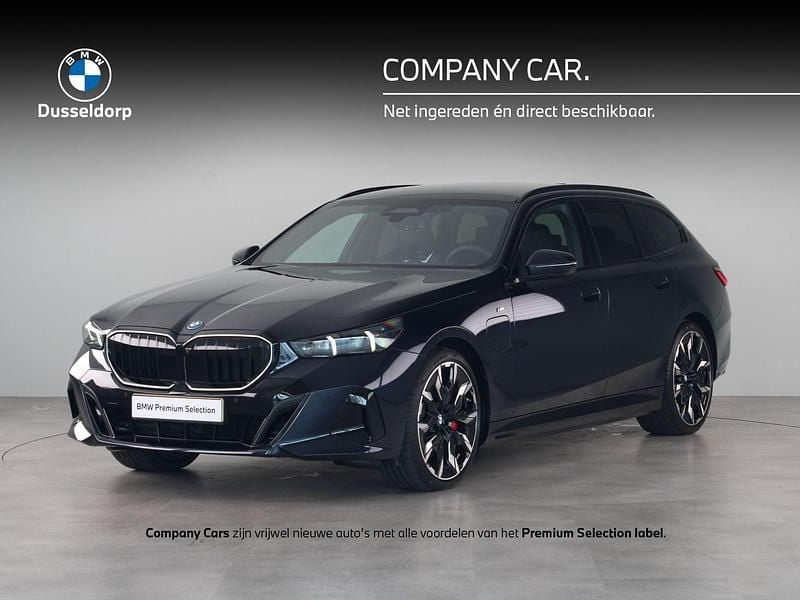 Zwart Gebruikt 2025 BMW 550e Comfort Edition Stationwagen | € 109.660 (Iets duurder) - Afbeelding 1/4