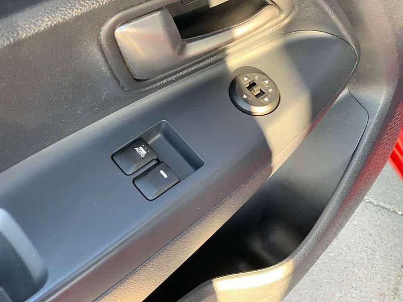 Occasion Kia Rio Plus 109 PK (80 kW) 2012 Rood Hatchback