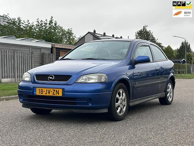 Blauw Gebruikt 2002 Opel Astra Njoy Hatchback | € 2.450 (Eerlijke prijs) - Afbeelding 1/4