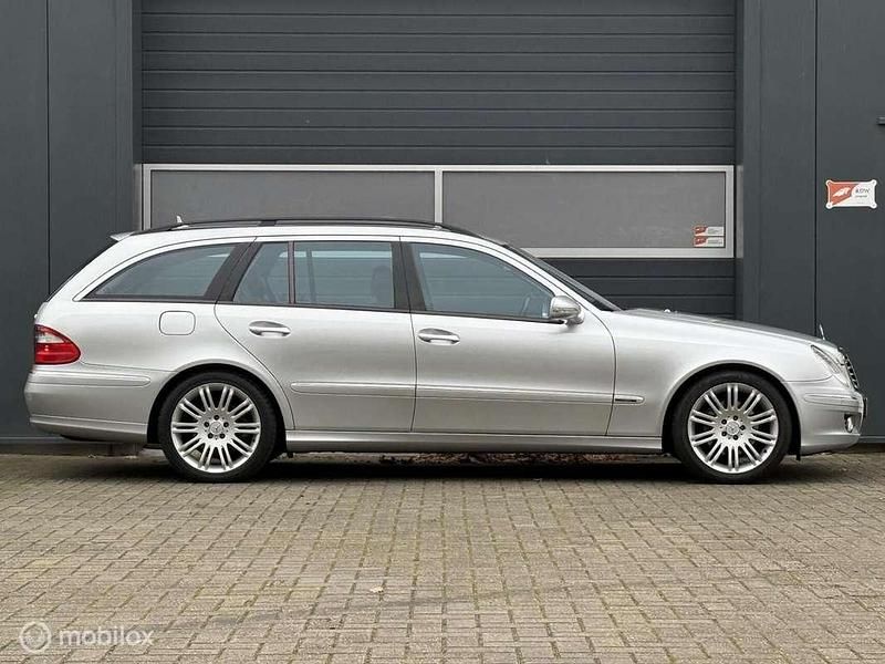 Grijs Gebruikt 2006 Mercedes E320 Avantgarde Stationwagen | € 5.950 (Goede deal) - Afbeelding 1/4
