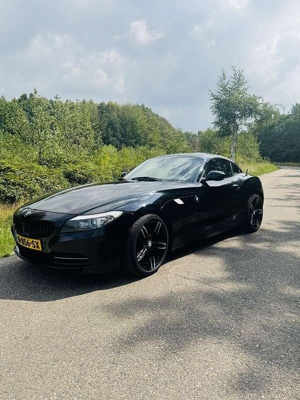 Zwart Gebruikt 2012 BMW Z4 Executive Cabriolet | € 20.450 (Eerlijke prijs) - Afbeelding 1/4