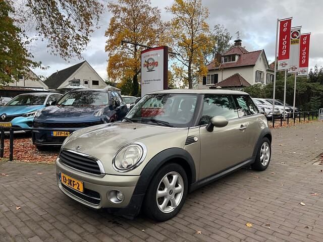 Grijs Gebruikt 2009 Mini Cooper D Business Hatchback | € 4.750 - Afbeelding 1/4