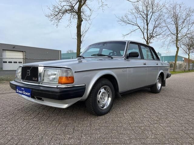 Zilver Gebruikt 1983 Volvo 240 Sedan | € 23.500 - Afbeelding 1/4
