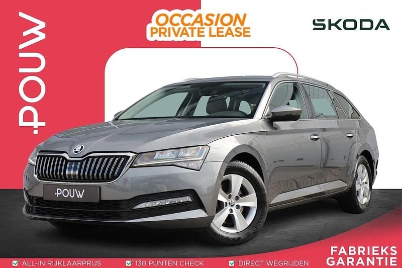 Grijs Gebruikt 2023 Skoda Superb Business Line Stationwagen | € 26.900 (Eerlijke prijs) - Afbeelding 1/3