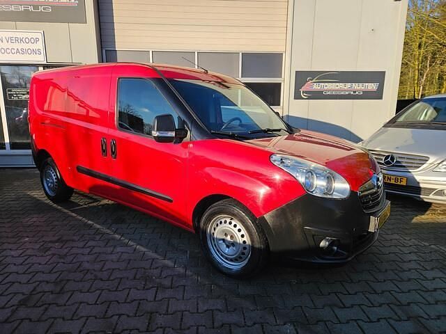 Occasion Opel Combo 90 PK (66 kW) 2014 Rood MPV