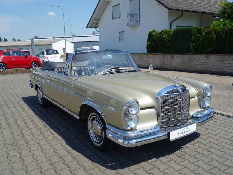 Beigetunisbeigemetallic Gebruikt 1964 Mercedes 300 SE Cabriolet | € 199.000 - Afbeelding 1/4