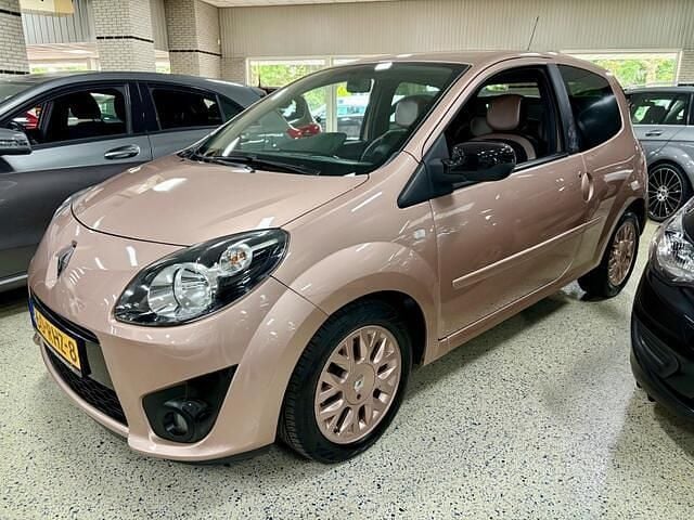 Rood Gebruikt 2011 Renault Twingo Hatchback | € 4.750 (Iets duurder) - Afbeelding 1/4
