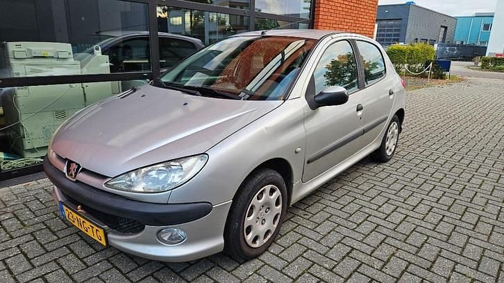 Gebruikt 2003 Peugeot 206 | € 1.249 (Eerlijke prijs) - Afbeelding 1/4