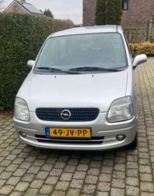 Grijs Gebruikt 2002 Opel Agila Elegance MPV | € 1.600 (Iets duurder) - Afbeelding 1/4
