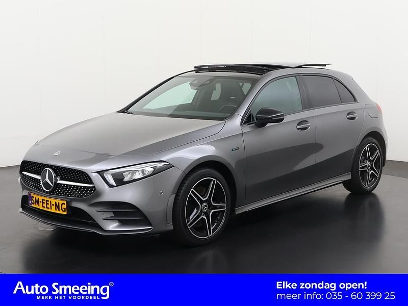 Grijs Gebruikt 2020 Mercedes A250 AMG Hatchback | € 27.895 (Eerlijke prijs) - Afbeelding 1/4