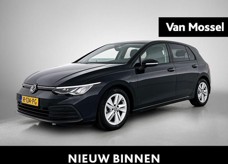 Zwart Gebruikt 2022 VW Golf VIII Pro Hatchback | € 19.900 (Super prijs) - Afbeelding 1/4