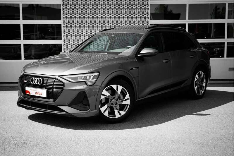 Grijs, metallic lak Gebruikt 2019 Audi e-tron S-Line SUV | € 29.900 (Iets duurder) - Afbeelding 1/4