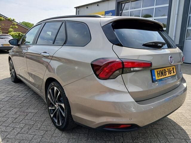 Occasion Fiat Tipo Business 120 PK (88 kW) 2019 Bruin Hatchback