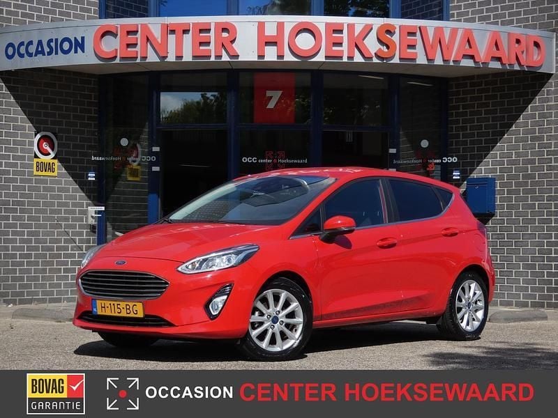 Rood Gebruikt 2020 Ford Fiesta Titanium Hatchback | € 14.844 (Eerlijke prijs) - Afbeelding 1/4