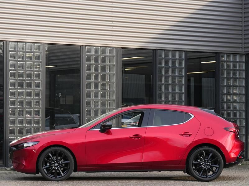 Occasion Mazda 3 Sportive 150 PK (110 kW) 2022 Rood Hatchback