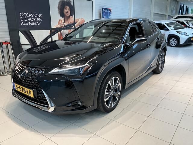 Zwart Gebruikt 2023 Lexus UX 250h Business Edition SUV | € 38.950 (Iets duurder) - Afbeelding 1/4