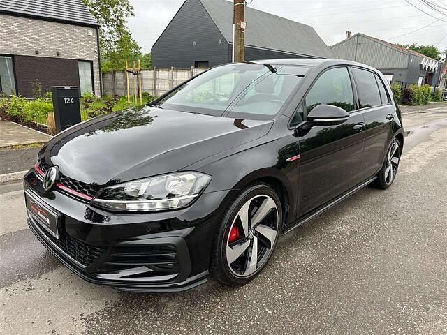 Zwart Occasion 2020 VW Golf Sedan | € 26.690 (Super prijs) - Afbeelding 1/4
