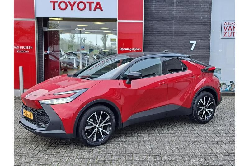 Rood Gebruikt 2025 Toyota C-HR SUV | € 35.499 - Afbeelding 1/1