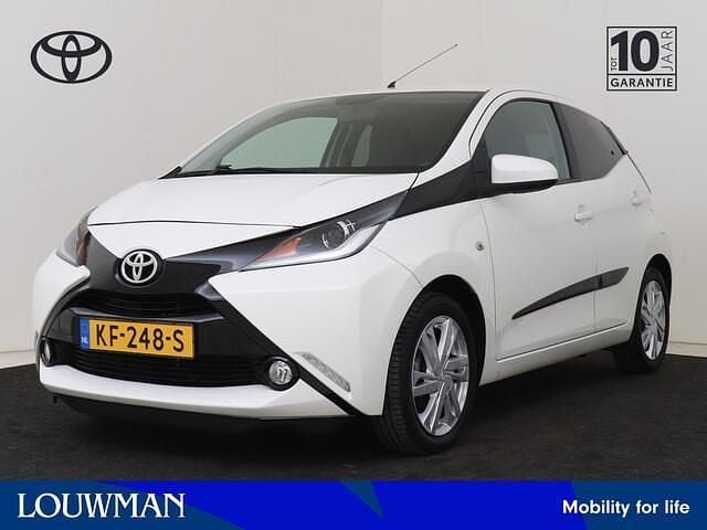 Wit Occasion 2016 Toyota Aygo Sport Hatchback | € 10.950 (Eerlijke prijs) - Afbeelding 1/4