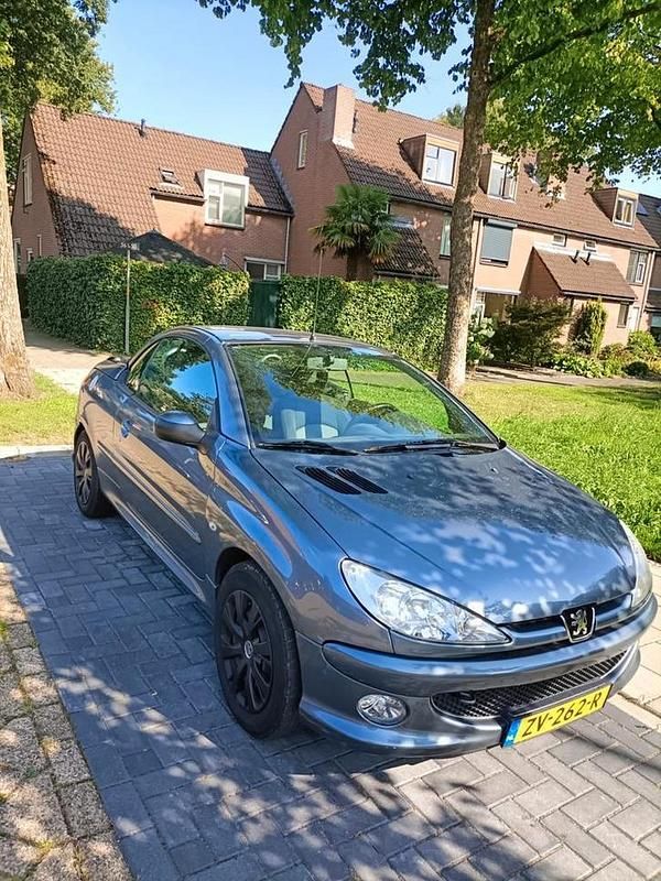 Gebruikt 2006 Peugeot 206 CC Cabriolet | € 1.750 (Eerlijke prijs) - Afbeelding 1/4